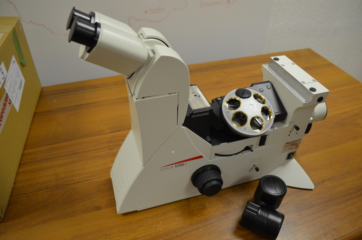 Turret of the microscope 5 lenses